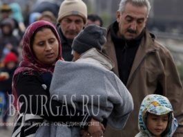 Нелегальные мигранты штурмуют Болгарию, недалеко от Бургаса, через территорию Болгарии