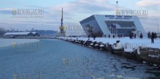 12 января 2017 года, вид на морской вокзал Бургаса, море в Болгарии