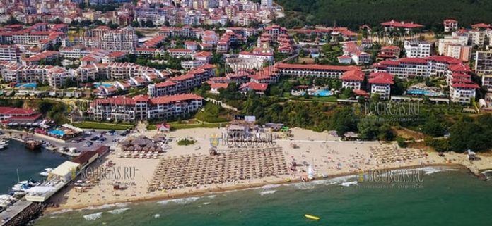 Новый пляж или Ночной пляж или Venid Beach на курорте Святой Влас