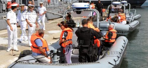 ВМС Болгарии получили гуманитарную помощь от коллег из США