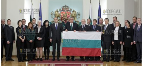 27 болгарская Антарктическая экспедиции получила из рук Румена Радева флаг Болгарии