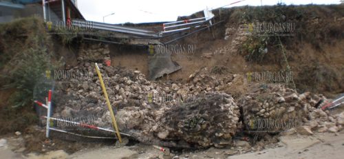 оползень в Равде на улице Зорница с выходом на пляж