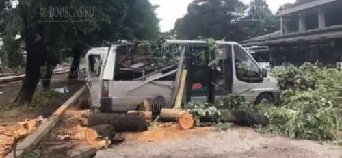 Буря ударила по населенному пункту Трявна в Болгари