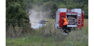 Мужчина и женщина погибли при аварии самолета в Болгарии