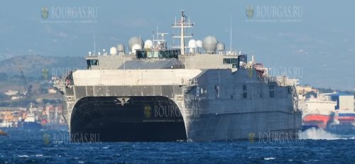 Десантный катамаран ВМФ США Yuma
