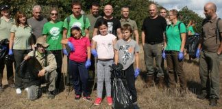 Волонтеры убрали пляж Липите