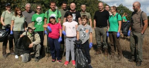 Волонтеры убрали пляж Липите