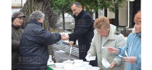 350 порций курицы курбан раздали на Ивановден в пловдивском районе Северен