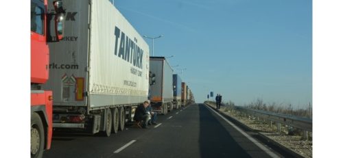 На пункте КПП Капитан Андреево образовалась громадная пробка