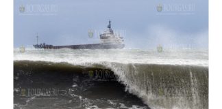 Порт Варны закрыт, рейс в Софию в аэропорту Варны отменен