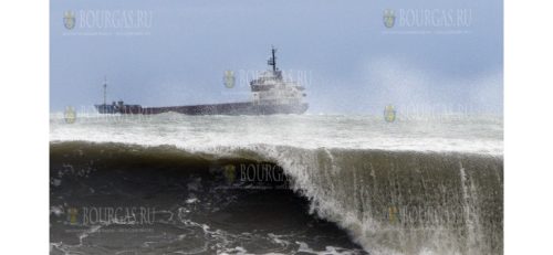 Порт Варны закрыт, рейс в Софию в аэропорту Варны отменен