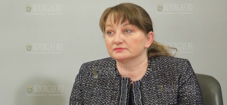 министр труда и социальной политики Деница Сачева