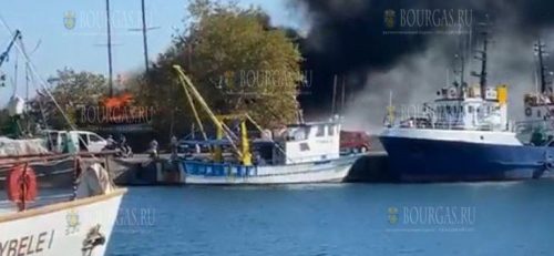 В порту Несебра сгорела прогулочная яхта