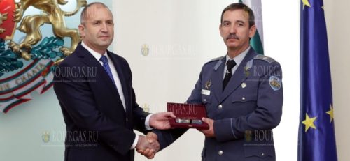 командующий ВВС страны - генерал-майор Димитар Петров