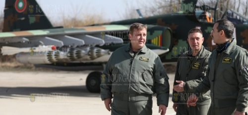 Министр обороны Болгарии лично проверил модернизированные СУ-25
