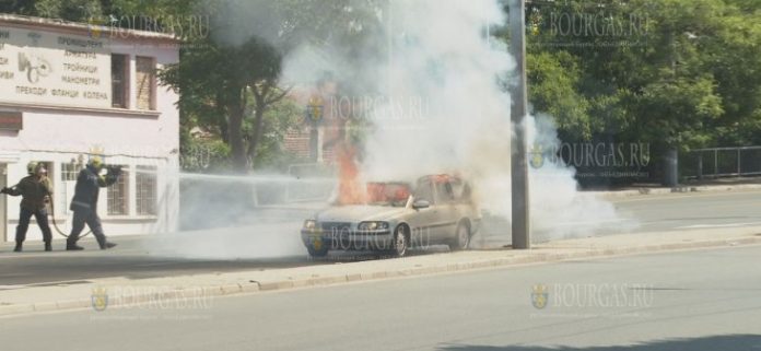 в Бургасе загорелся авто