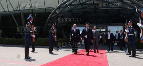 Кирил Петков покидает Баку