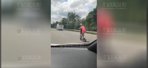 Со скоростью 120 км-ч на скутере по трассе в районе Варны