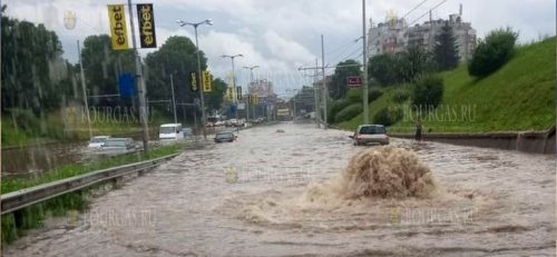 Ливень заблокировал главные бульвары Русе