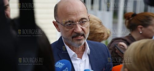 временный министр здравоохранения Болгарии - Асен Меджидиев