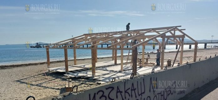 возле моста в Бургасе идет строительство