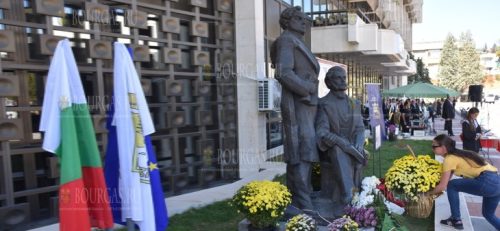 Памятник братьям Миладиновым открыли в центре Благоевграда