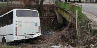 Момент крушения автобуса в Болгарии