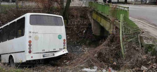 Момент крушения автобуса в Болгарии