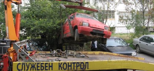 Муниципалитет Бургаса борется с брошенными автомобилями
