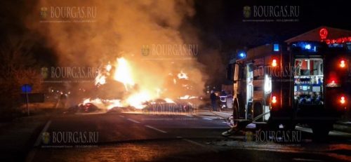 на перевале Шипка горят грузовики
