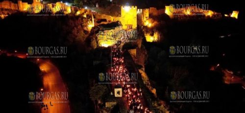 Благодатный огонь в самой высокой точке крепости Царевец
