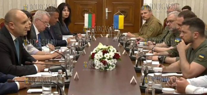 Мы солидарны с Украиной, но не поддерживаем предоставление болгарского оружия, заявил Радев - Зеленскому Мы солидарны с Украиной, но не поддерживаем предоставление болгарского оружия, заявил Радев - Зеленскому