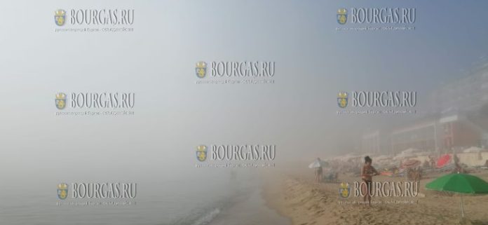 Морской туман сбил с толку туристов на пляжах в Болгарии