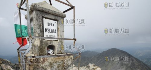 пирамида на пике Мусала в Болгарии