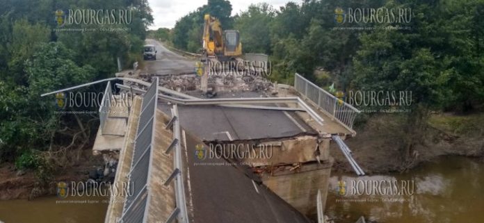 мост между Царево и Ахтополем - снесли