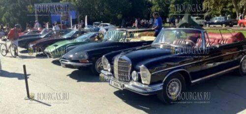 Парад ретро-автомобилей собрал в Варне массу зрителей