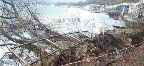 В Варне обрушилась часть набережной
