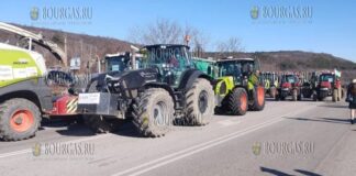 протестующие болгарские фермеры перекрыли автотрассу Варна - Бургас