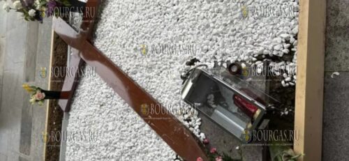 Вандалы разбили гробницу патриарха Неофита