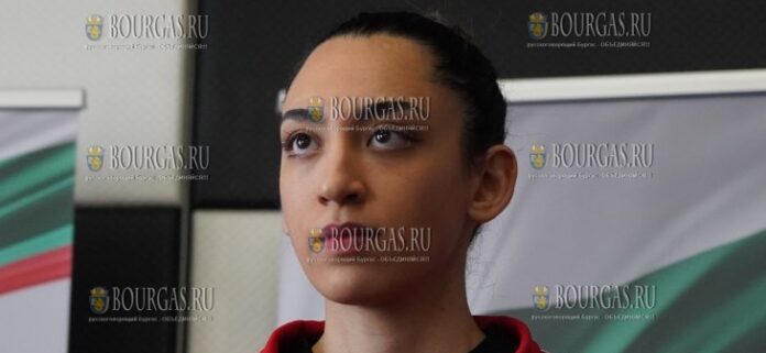 Кимии Ализаде разрешили выступать за Болгарию