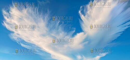 Крылья ангела раскинулись над Черным морем в Болгарии