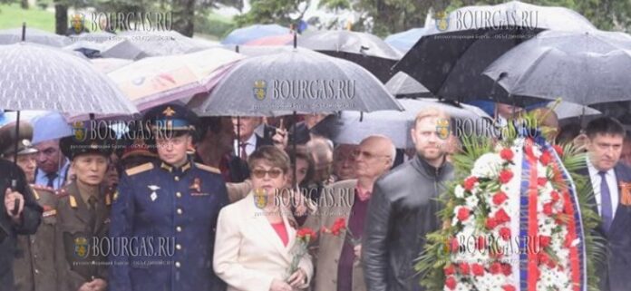 Марш - Бессмертный полк, несмотря на запрет властей, прошел в Софии