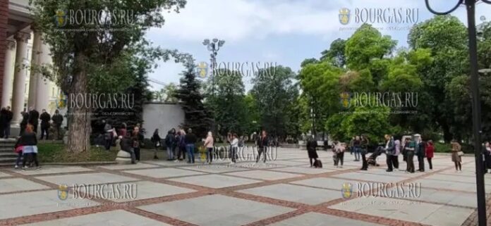 Народ в Болгарии хочет зрелищ, но не дорогих