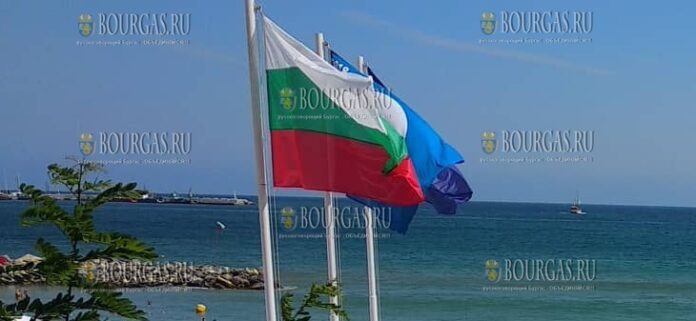 Синий флаг на пляжах в Болгарии