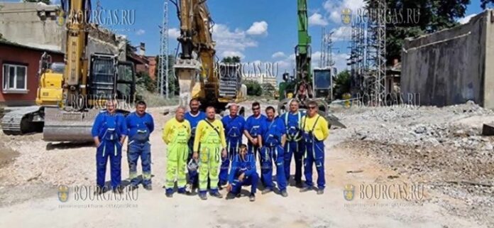 За сутки снесли Бетонный мост в Пловдиве