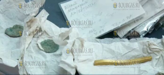 в Пловдиве во время раскопок нашли монеты и золотой слиток