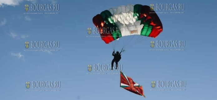 В Болгарии празднуют день Десантника Болгарской армии