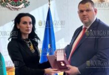 Украинский парламент наградил Деляна Пеевски медалью