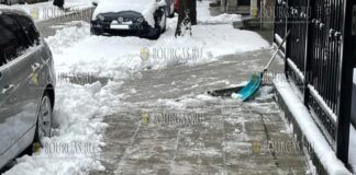 в Благоевграде очищают улицы от снега