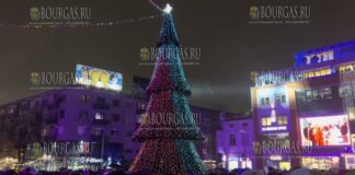 Рождественская елка в Бургасе зажгла огни